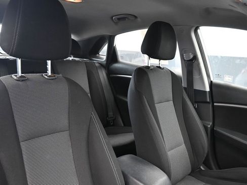 Used 2016 Hyundai Elantra GT image 11