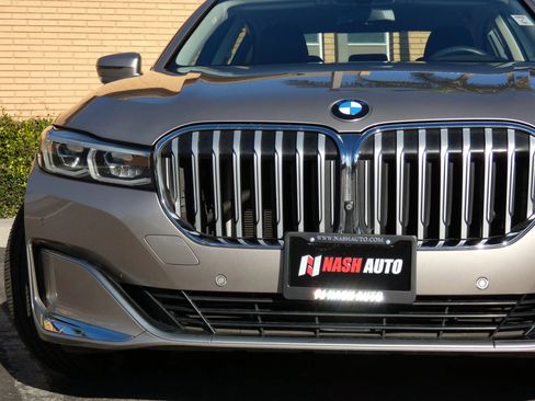 Used 2020 BMW 750i xDrive w/ Executive Package image 18