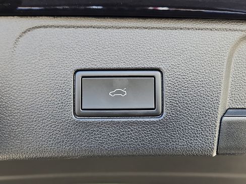 Used 2024 Volkswagen Atlas SE w/ Black Wheel Package image 7