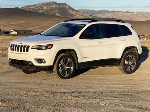 Certified 2022 Jeep Cherokee Limited w/ Elite Package image 11