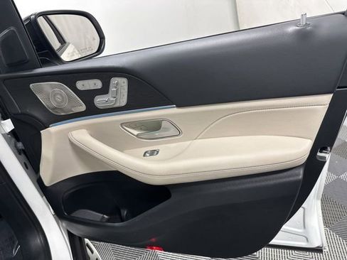 Used 2023 Mercedes-Benz GLS 450 4MATIC image 18