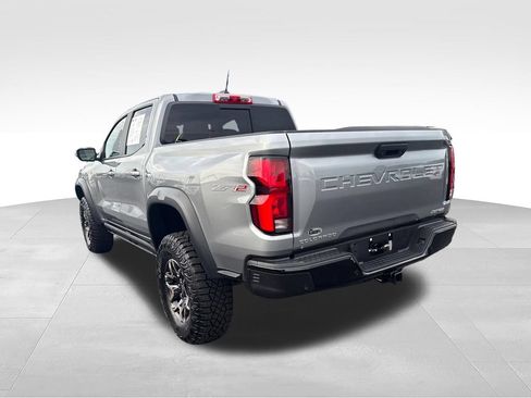 Used 2024 Chevrolet Colorado ZR2 w/ Technology Package AWD/4WD image 3