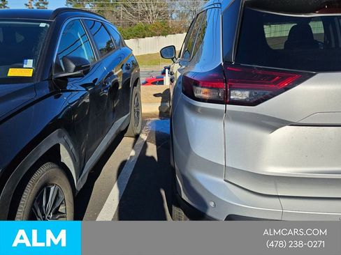 Used 2024 Nissan Rogue S image 15