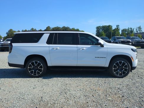 New 2026 Chevrolet Suburban RST w/ RST Capability Package AWD/4WD image 10