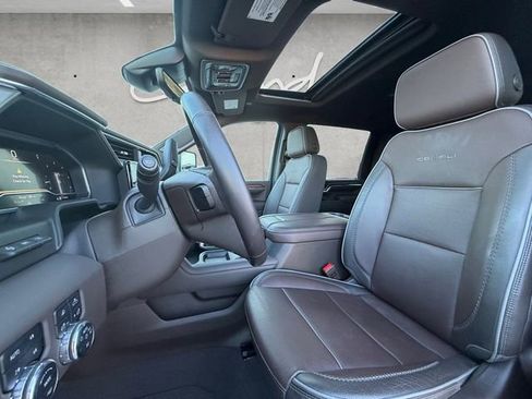 Used 2024 GMC Sierra 2500 Denali w/ Denali Reserve Package image 18