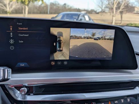 Used 2024 Cadillac Lyriq Sport image 18