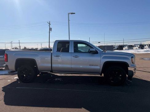 Used 2019 GMC Sierra 1500 SLE w/ SLE Value Package image 4