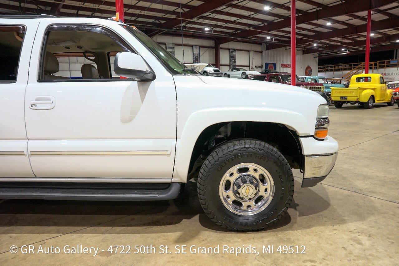 Used 2003 Chevrolet Suburban 2500 LT w/ LT Preferred Equipment Group AWD/4WD image 11