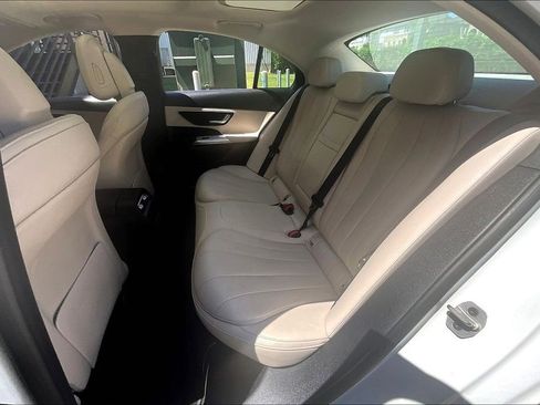 Used 2025 Mercedes-Benz E 350 Sedan image 34
