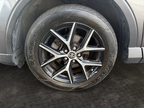 Used 2018 Toyota RAV4 SE w/ Power Extra Value Package AWD/4WD image 36