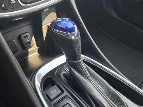 Used 2016 Chevrolet Volt Premier w/ Driver Confidence Package image 32