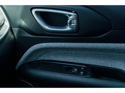 Used 2022 Jeep Compass Latitude image 23