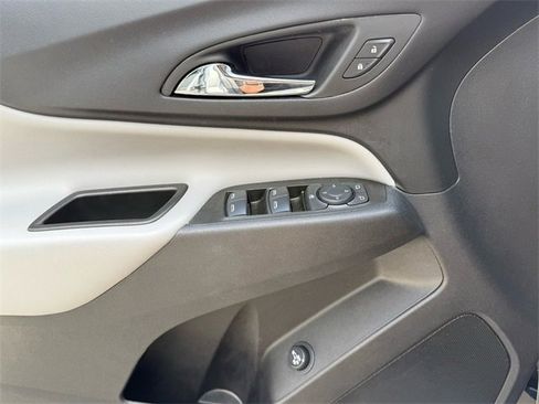 Used 2024 Chevrolet Equinox LT image 38