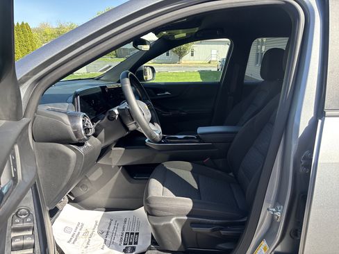 Used 2025 Chevrolet Equinox LT AWD/4WD image 13
