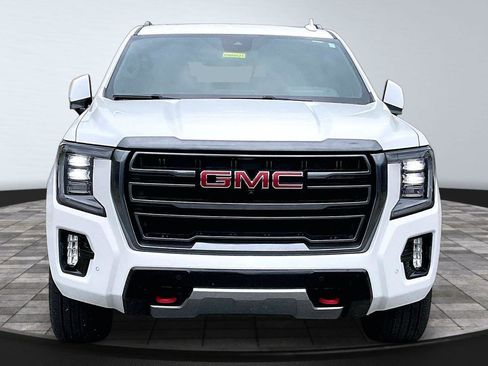 Used 2023 GMC Yukon XL AT4 w/ AT4 Premium Plus Package AWD/4WD image 2