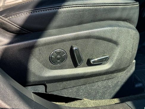 Used 2016 Ford Explorer Platinum image 13