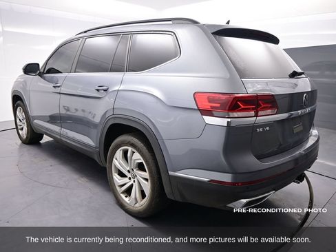 Used 2021 Volkswagen Atlas SE w/ Panoramic Sunroof Package FWD image 4