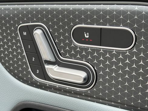 New 2026 Mercedes-Benz GLB 250 4MATIC image 34