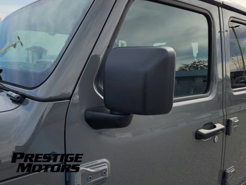 Used 2021 Jeep Gladiator Overland w/ Uconnect 4C Nav & Sound Group AWD/4WD image 33
