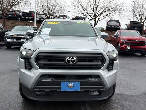 Used 2024 Toyota Tacoma SR5 image 2