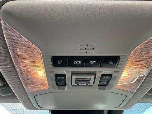 Used 2019 Toyota RAV4 Limited image 38