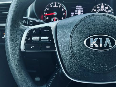 Used 2020 Kia Sorento LX FWD image 26