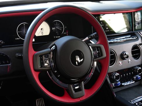 New 2025 Rolls-Royce Cullinan image 24