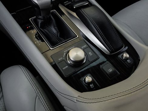 Used 2014 Lexus LS 460 AWD w/ Comfort Package image 36