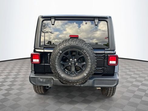 Used 2022 Jeep Wrangler Willys image 7