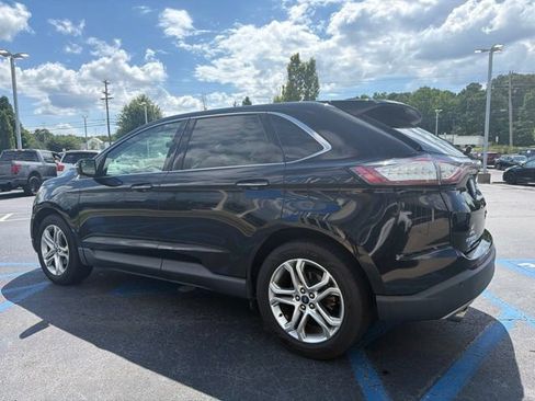 Used 2018 Ford Edge Titanium w/ Technology Package FWD image 9