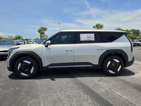 New 2026 Kia EV9 Light RWD image 5