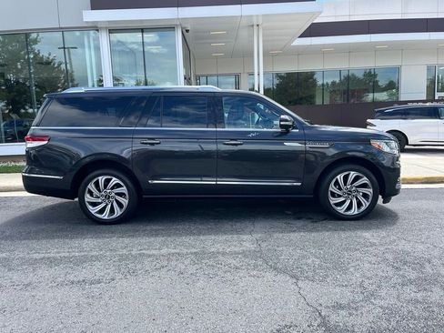 Certified 2023 Lincoln Navigator L Reserve AWD/4WD image 14