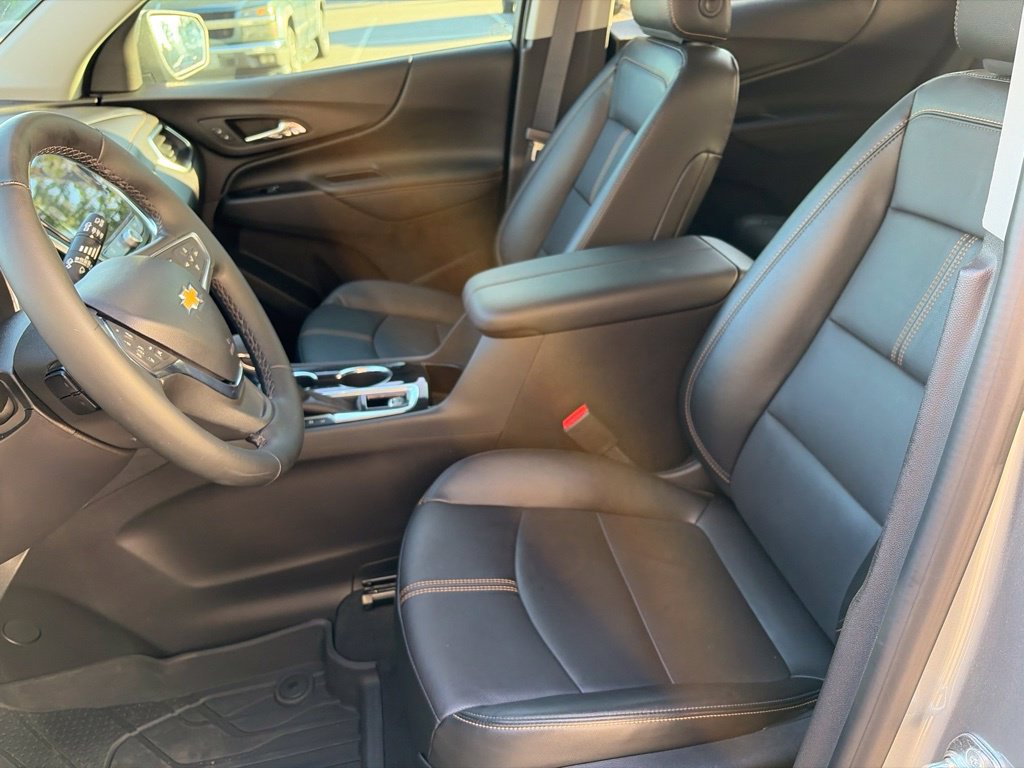 Used 2024 Chevrolet Equinox Premier FWD image 12