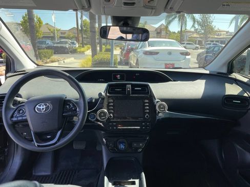 Used 2021 Toyota Prius LE FWD image 14