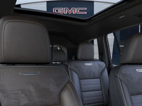 New 2026 GMC Acadia Denali Ultimate w/ LPO, Floor Liner Package AWD/4WD image 24