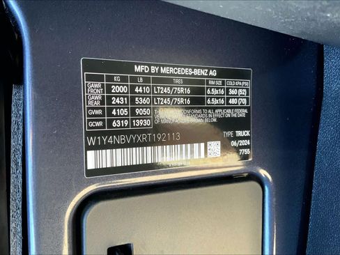Used 2024 Mercedes-Benz Sprinter 2500 image 37