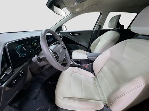 Certified 2023 Kia Niro EX image 21