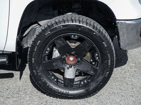 Used 2017 Toyota Tundra SR5 w/ SR5 Upgrade Package image 37