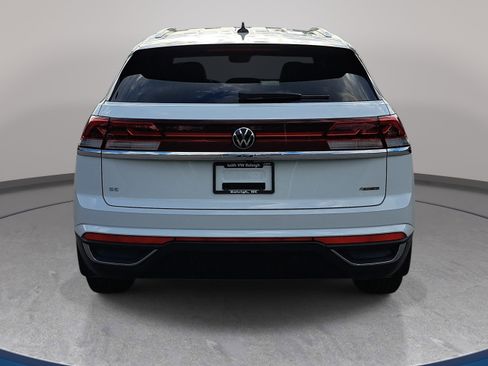 Used 2025 Volkswagen Atlas Cross Sport SE image 6