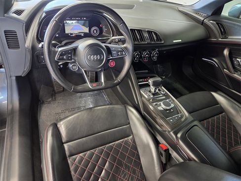 Used 2017 Audi R8 V10 image 4