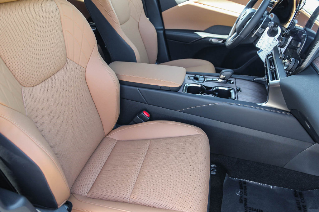 New 2026 Lexus RX 450h AWD w/ Convenience Package image 17
