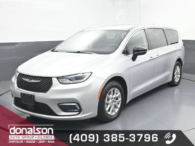Used 2024 Chrysler Pacifica Touring-L FWD image 5