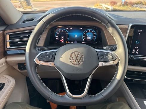 Used 2024 Volkswagen Atlas SE image 28