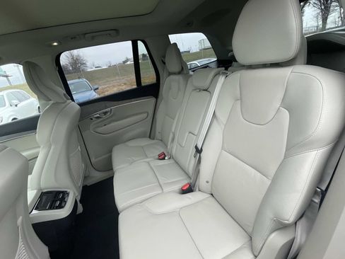 Used 2024 Volvo XC90 B6 Plus image 12