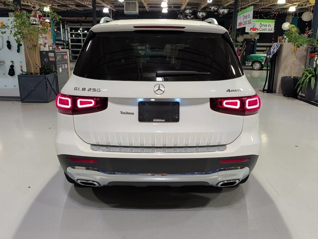 Used 2022 Mercedes-Benz GLB 250 4MATIC image 10