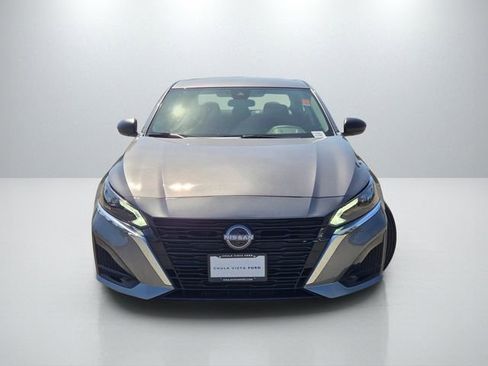 Used 2025 Nissan Altima 2.5 SV FWD image 2