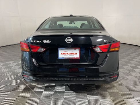 Used 2024 Nissan Altima 2.5 SV image 9