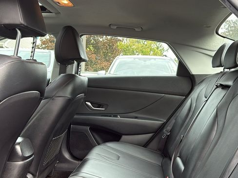 Used 2021 Hyundai Elantra Limited FWD image 22