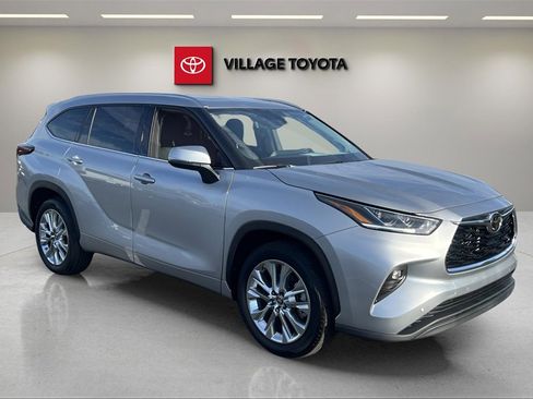 Certified 2025 Toyota Highlander Limited image 7