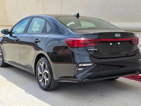 Used 2021 Kia Forte LXS FWD image 5